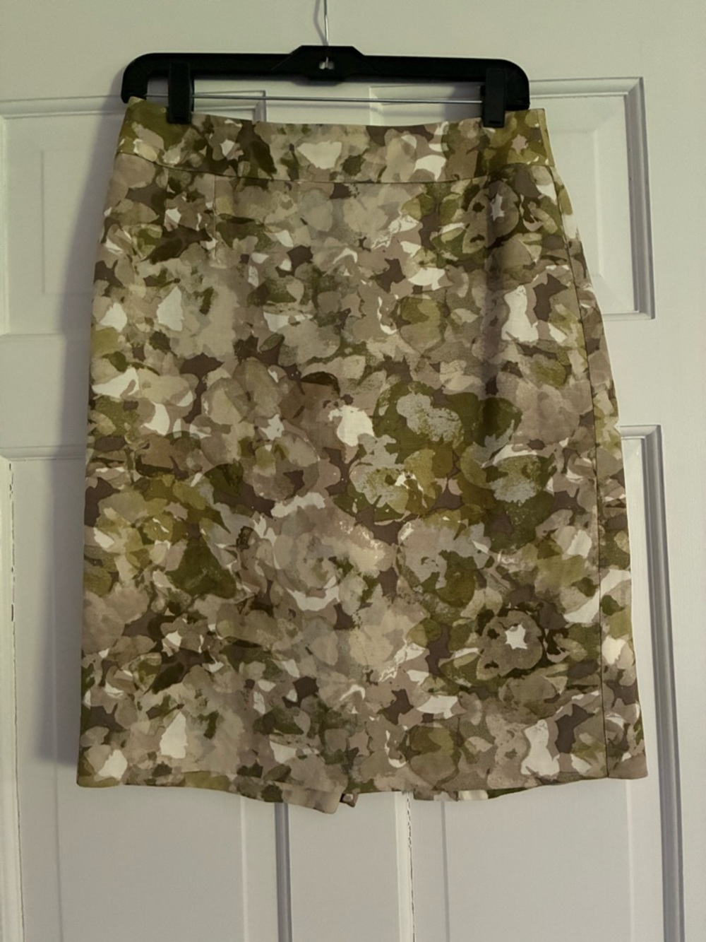 Banana Republic Olive and Beige Floral-Camo Pencil Skirt